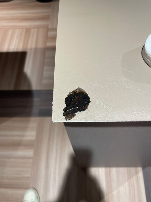 Kuidas eemaldada juuksevärvi oma juuksuritoolidelt