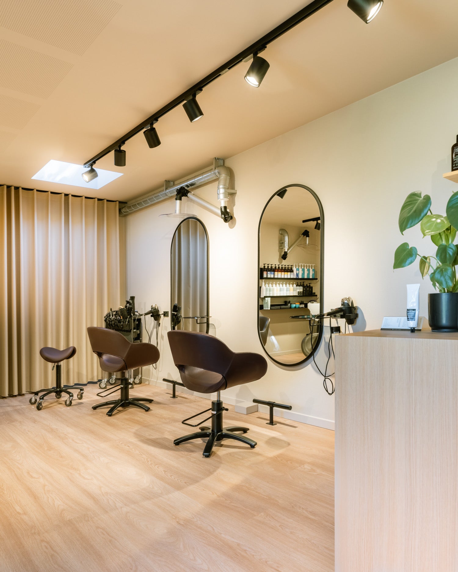 Onyx oval - Salongipeegel - Must klaashoidik