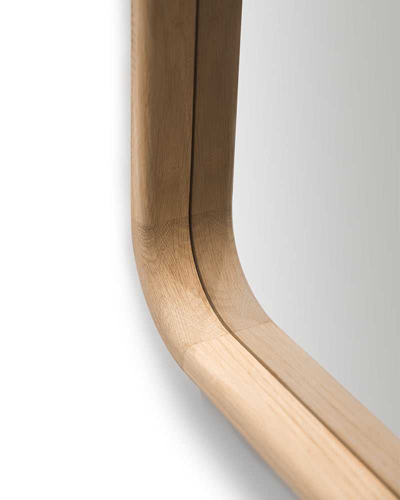 Linea Oak - Juuksurispeegel saarepuidust raamiga