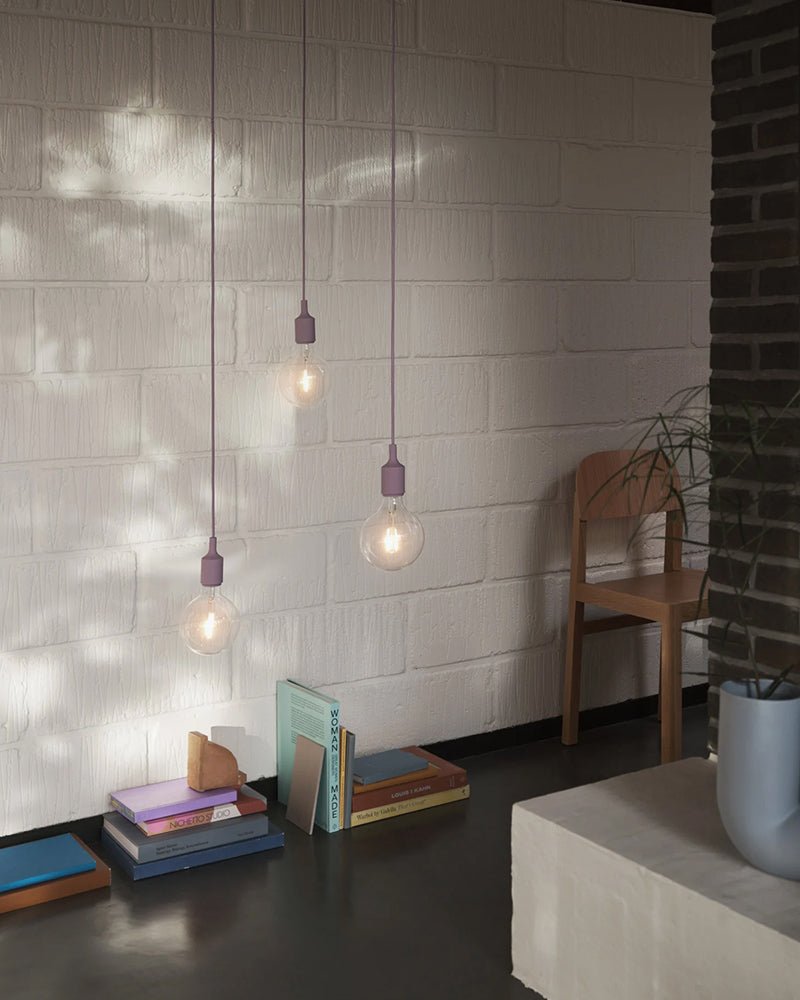 E27 LED - Tumesinine laelamp