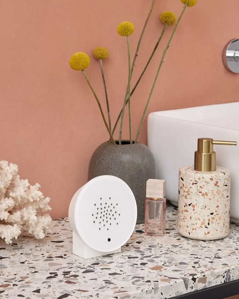Meri ja lained helikast valge